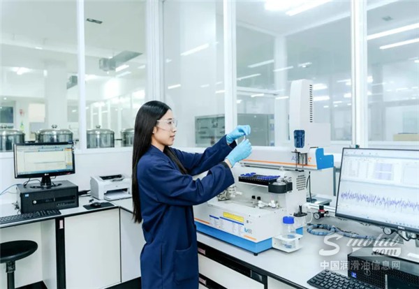 PSP-launches-new-laboratory-service-for-lubricant-innovation-729x504.webp.jpg